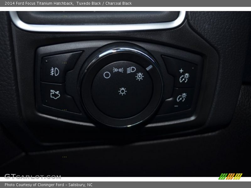 Tuxedo Black / Charcoal Black 2014 Ford Focus Titanium Hatchback