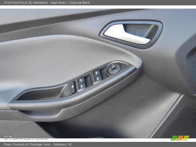 Ingot Silver / Charcoal Black 2014 Ford Focus SE Hatchback