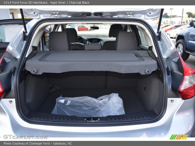 Ingot Silver / Charcoal Black 2014 Ford Focus SE Hatchback