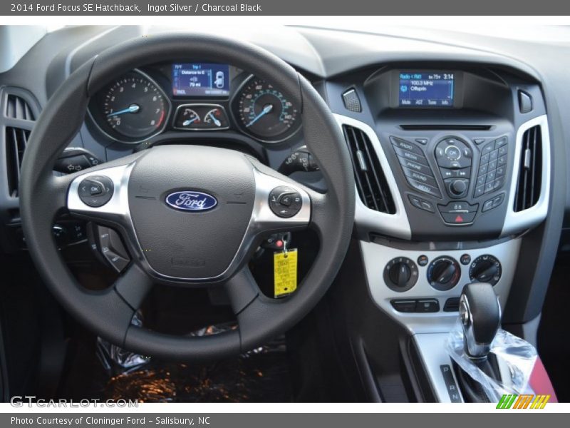 Ingot Silver / Charcoal Black 2014 Ford Focus SE Hatchback