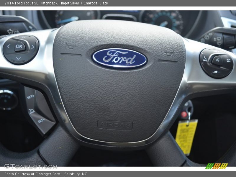 Ingot Silver / Charcoal Black 2014 Ford Focus SE Hatchback