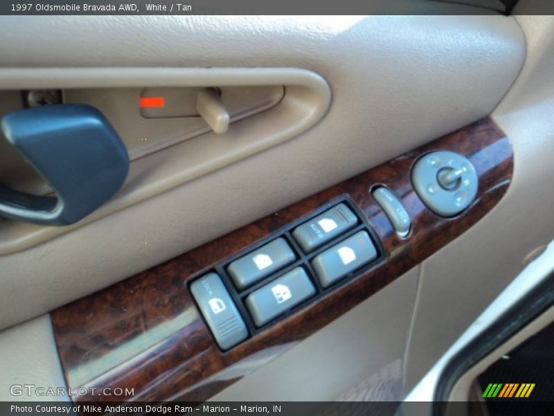 White / Tan 1997 Oldsmobile Bravada AWD
