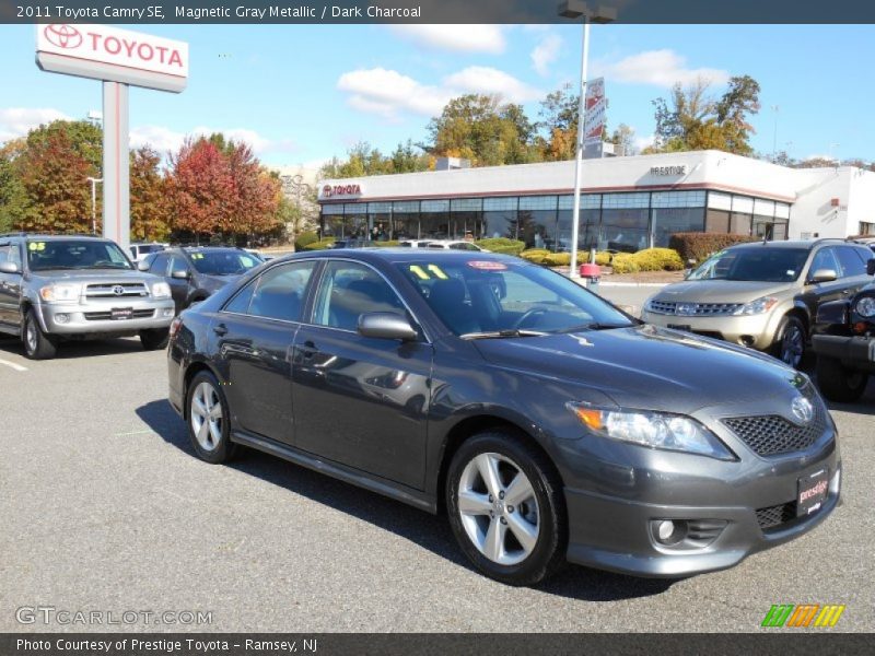 Magnetic Gray Metallic / Dark Charcoal 2011 Toyota Camry SE