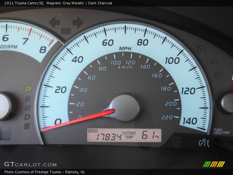 Magnetic Gray Metallic / Dark Charcoal 2011 Toyota Camry SE