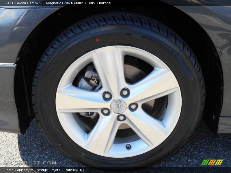 Magnetic Gray Metallic / Dark Charcoal 2011 Toyota Camry SE