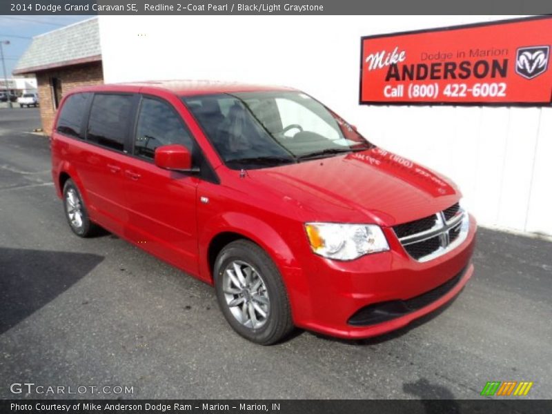 Redline 2-Coat Pearl / Black/Light Graystone 2014 Dodge Grand Caravan SE