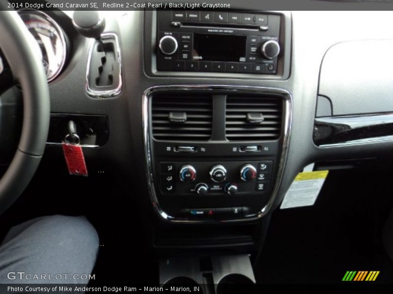 Redline 2-Coat Pearl / Black/Light Graystone 2014 Dodge Grand Caravan SE