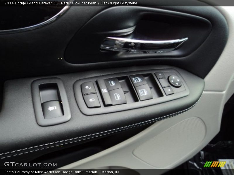 Redline 2-Coat Pearl / Black/Light Graystone 2014 Dodge Grand Caravan SE
