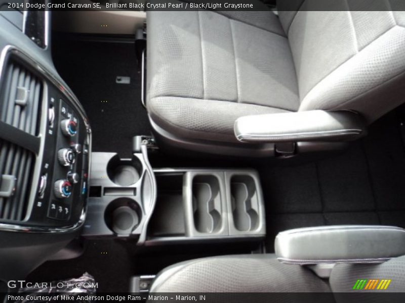 Brilliant Black Crystal Pearl / Black/Light Graystone 2014 Dodge Grand Caravan SE