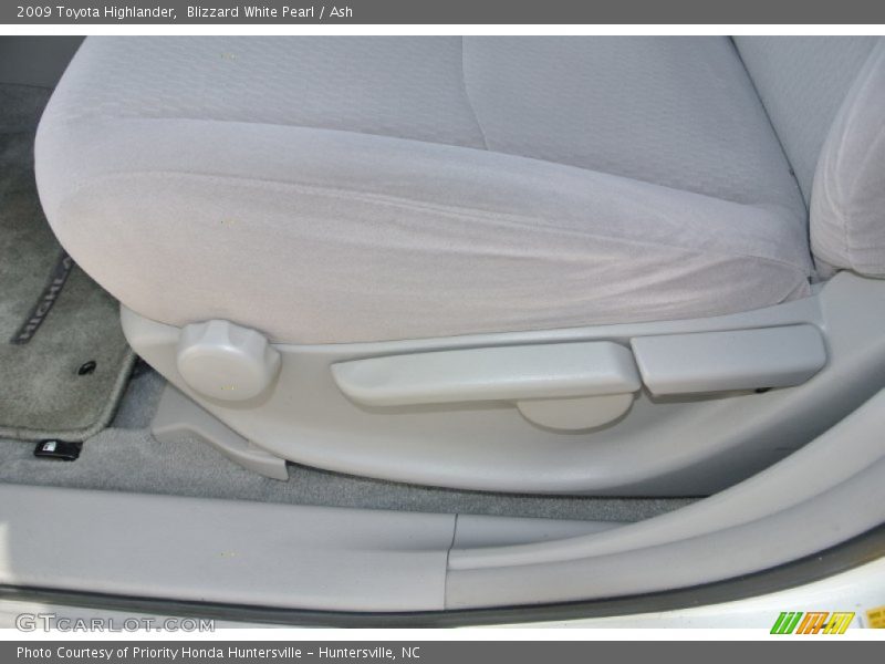 Blizzard White Pearl / Ash 2009 Toyota Highlander