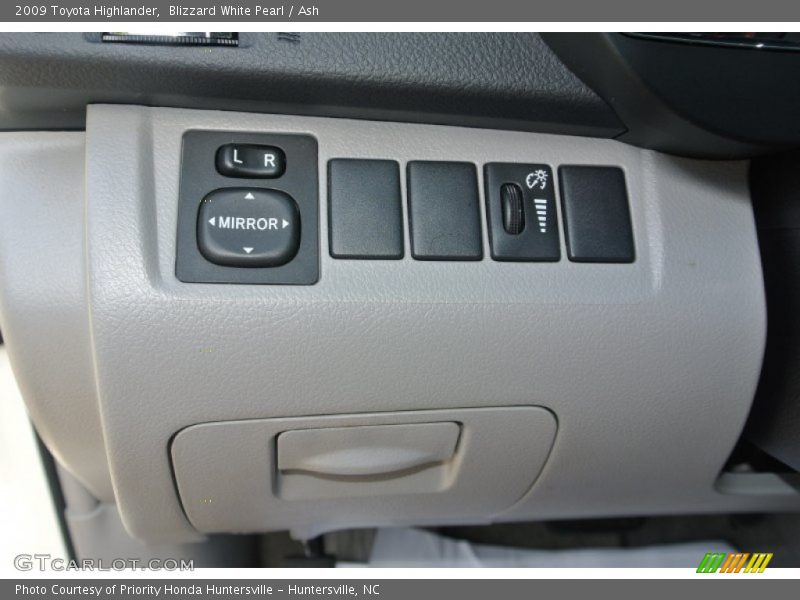 Blizzard White Pearl / Ash 2009 Toyota Highlander