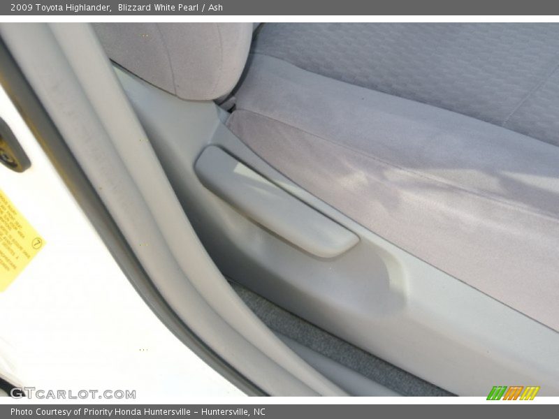 Blizzard White Pearl / Ash 2009 Toyota Highlander
