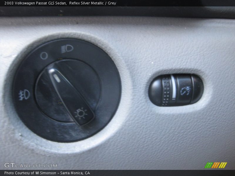 Reflex Silver Metallic / Grey 2003 Volkswagen Passat GLS Sedan