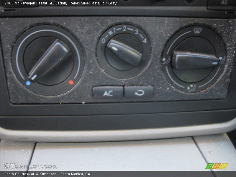 Reflex Silver Metallic / Grey 2003 Volkswagen Passat GLS Sedan