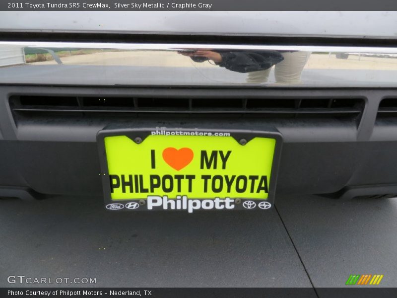 Silver Sky Metallic / Graphite Gray 2011 Toyota Tundra SR5 CrewMax