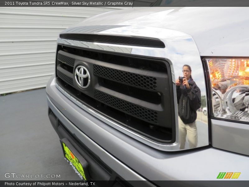 Silver Sky Metallic / Graphite Gray 2011 Toyota Tundra SR5 CrewMax