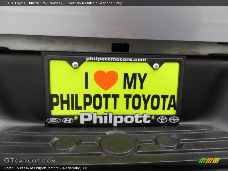Silver Sky Metallic / Graphite Gray 2011 Toyota Tundra SR5 CrewMax