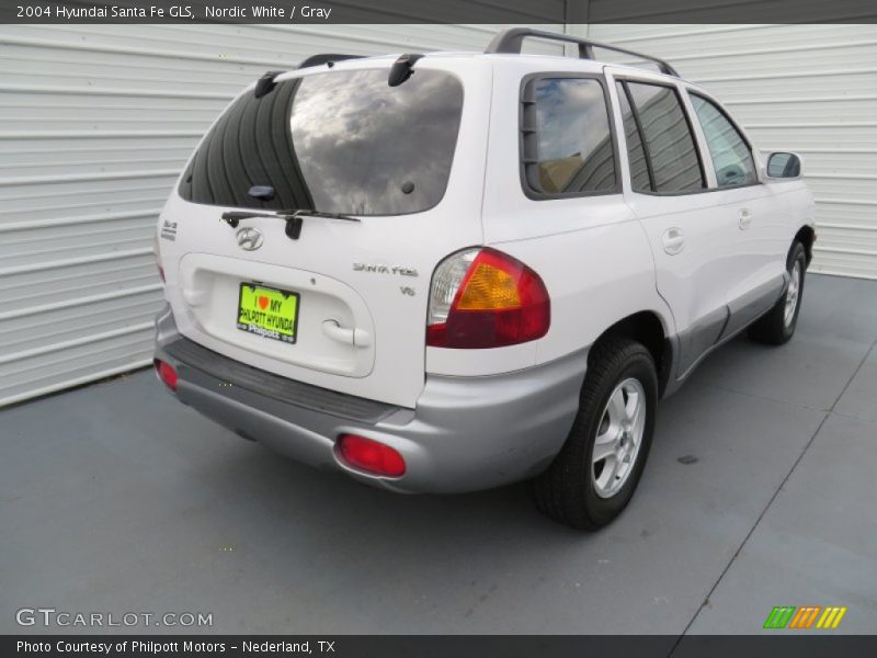Nordic White / Gray 2004 Hyundai Santa Fe GLS