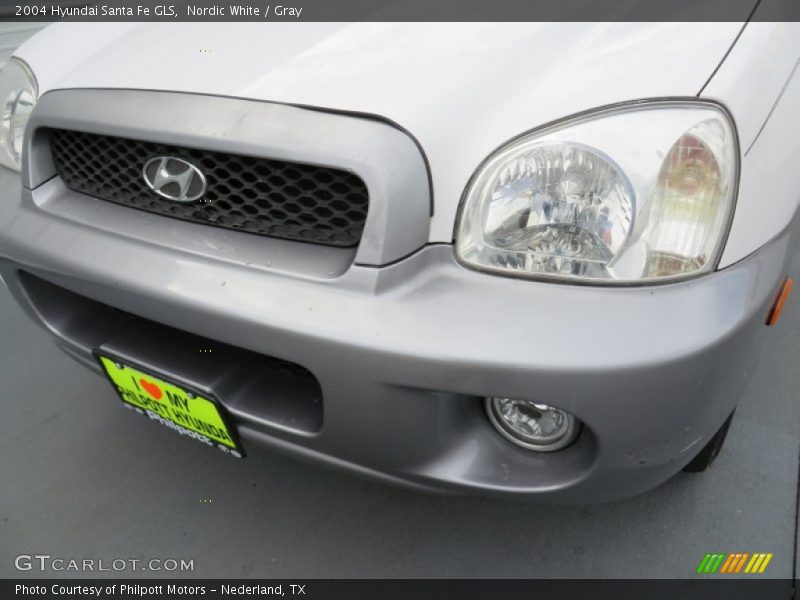 Nordic White / Gray 2004 Hyundai Santa Fe GLS