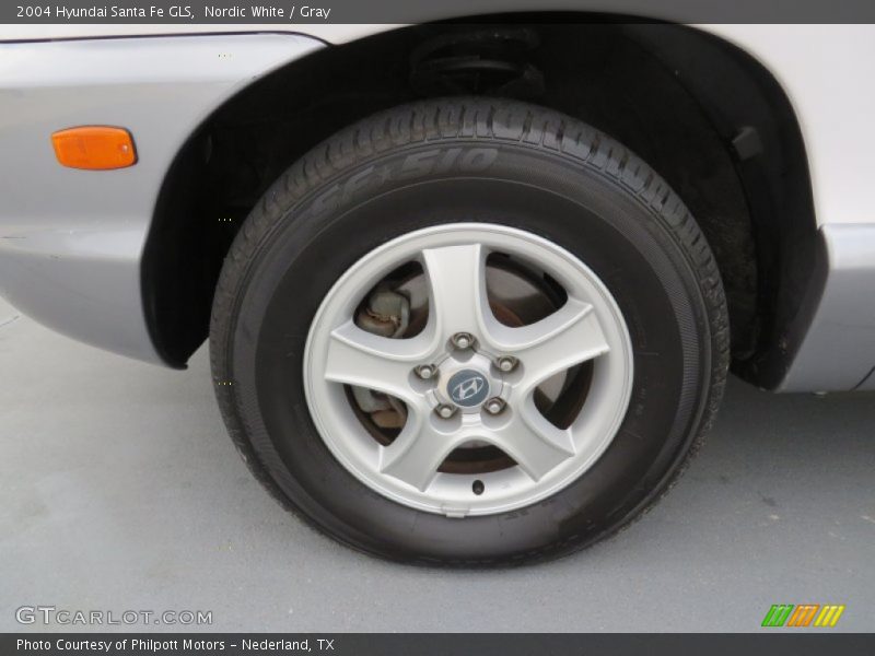 Nordic White / Gray 2004 Hyundai Santa Fe GLS