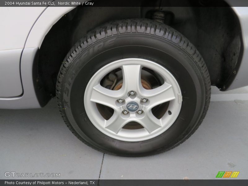 Nordic White / Gray 2004 Hyundai Santa Fe GLS