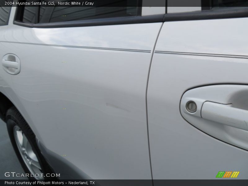 Nordic White / Gray 2004 Hyundai Santa Fe GLS