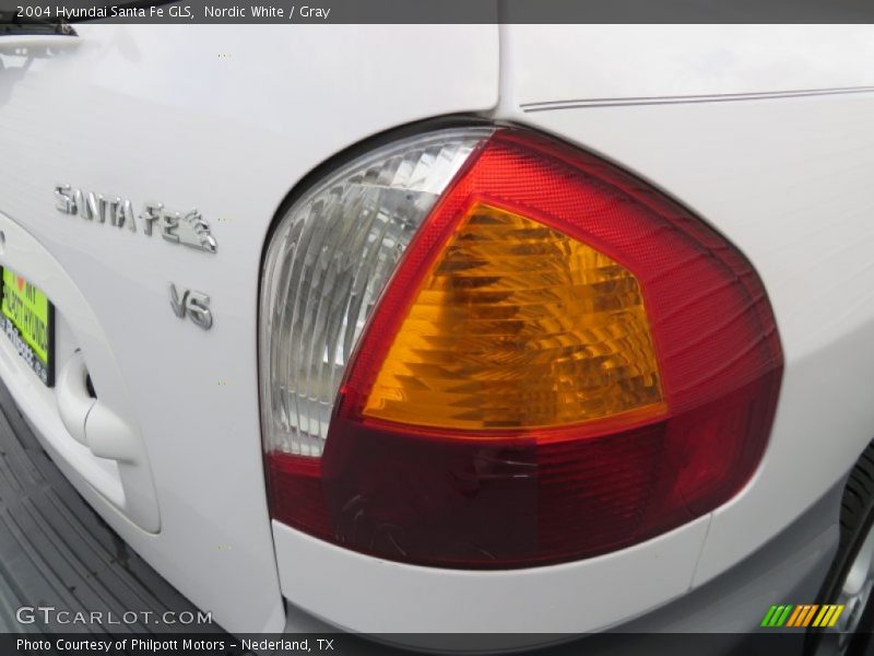 Nordic White / Gray 2004 Hyundai Santa Fe GLS