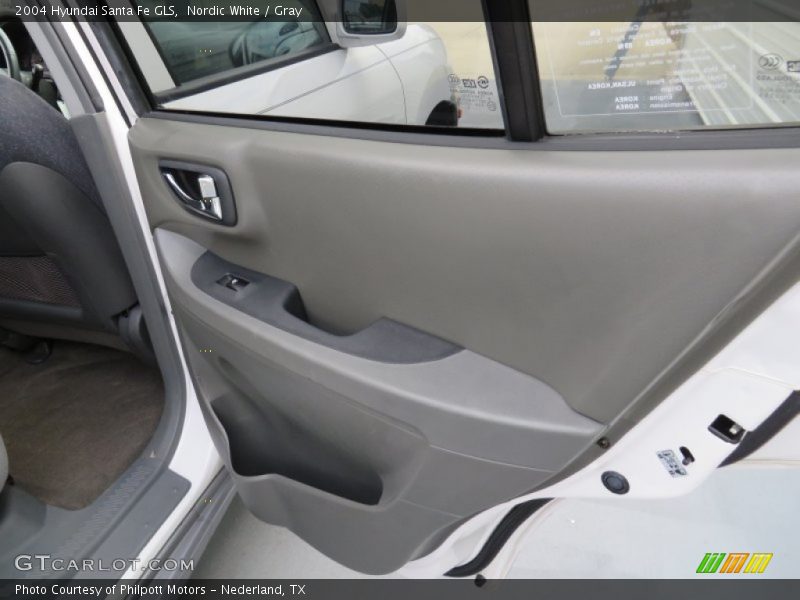 Nordic White / Gray 2004 Hyundai Santa Fe GLS