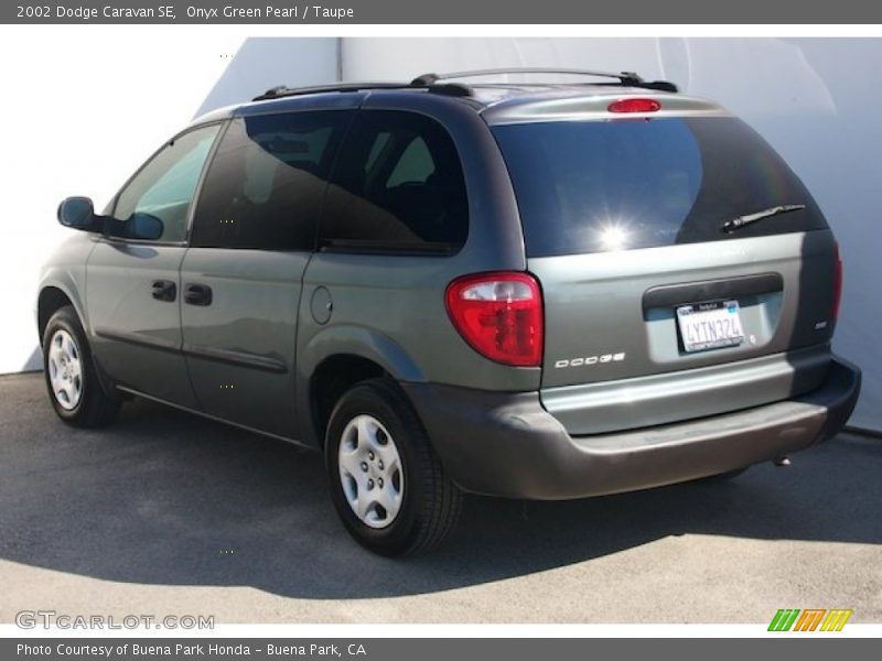 Onyx Green Pearl / Taupe 2002 Dodge Caravan SE