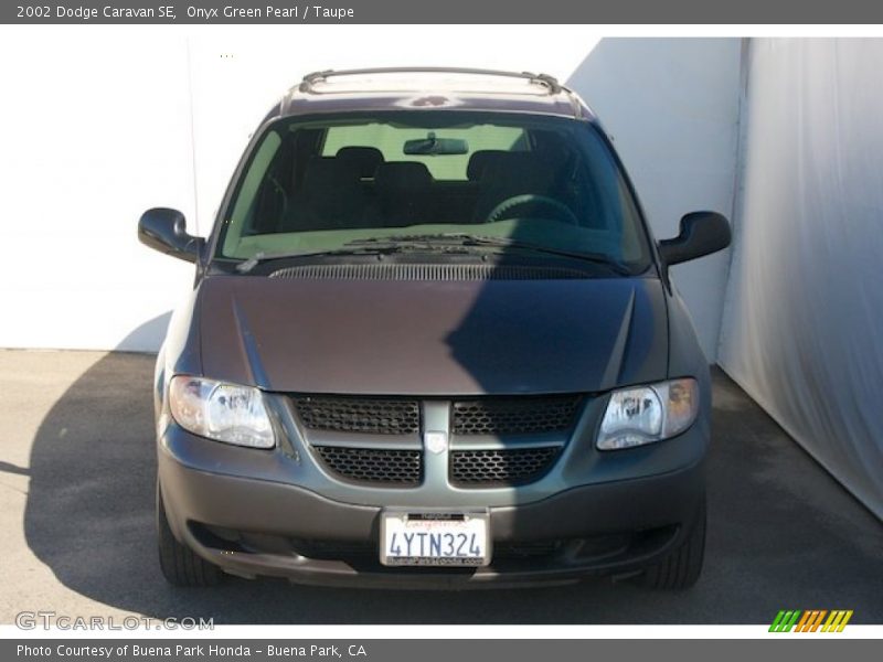 Onyx Green Pearl / Taupe 2002 Dodge Caravan SE
