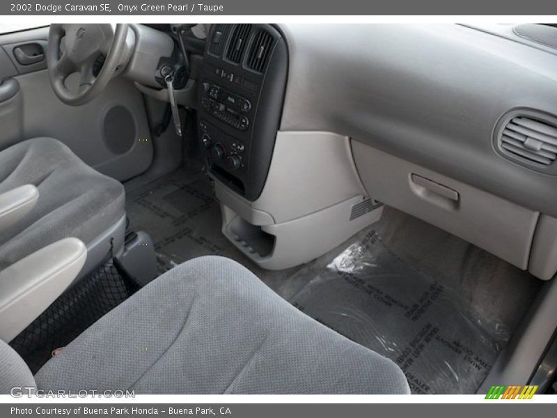 Onyx Green Pearl / Taupe 2002 Dodge Caravan SE