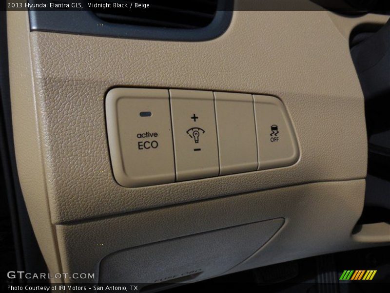 Midnight Black / Beige 2013 Hyundai Elantra GLS