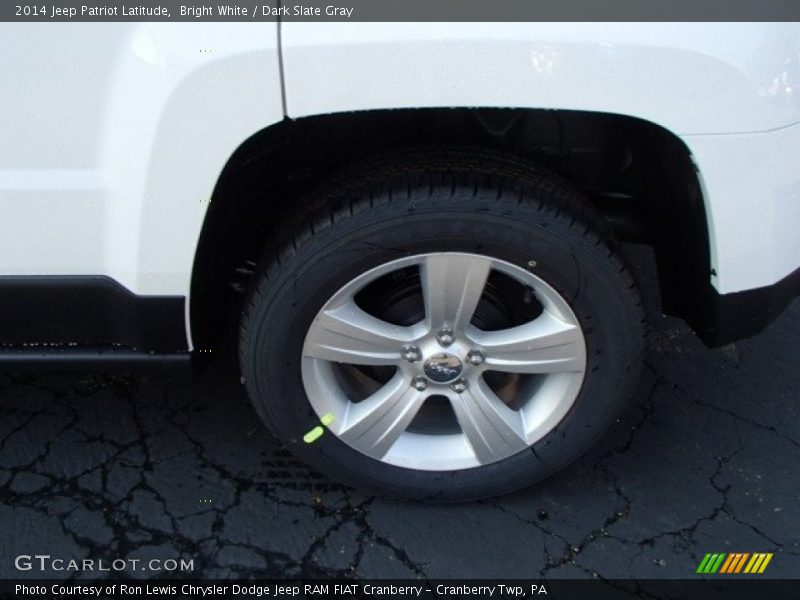 Bright White / Dark Slate Gray 2014 Jeep Patriot Latitude