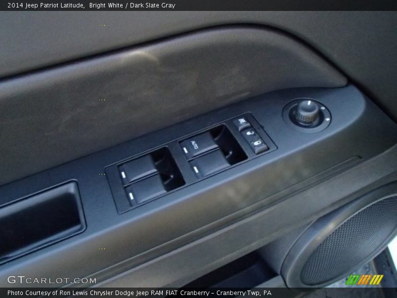 Bright White / Dark Slate Gray 2014 Jeep Patriot Latitude