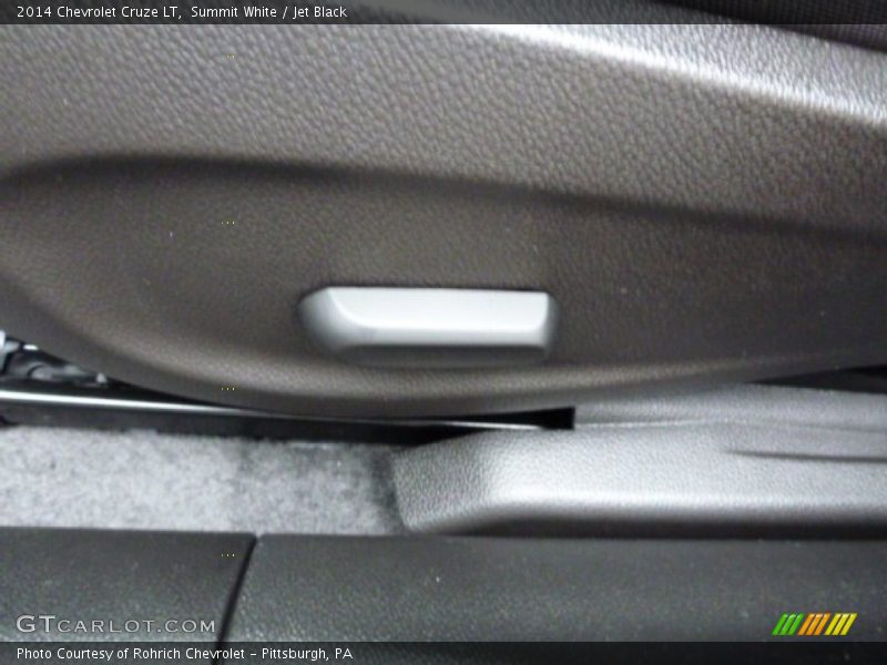 Summit White / Jet Black 2014 Chevrolet Cruze LT