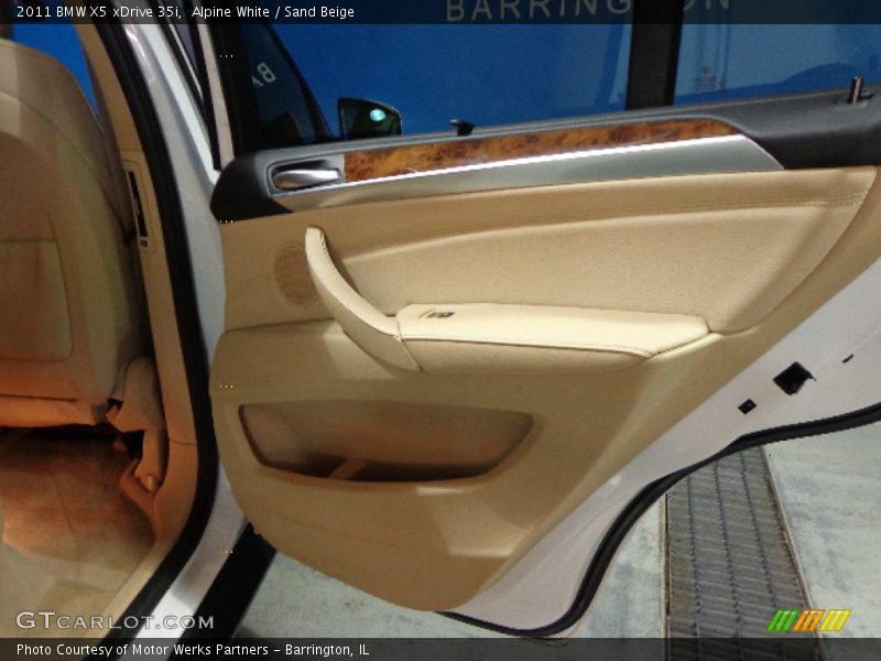Alpine White / Sand Beige 2011 BMW X5 xDrive 35i