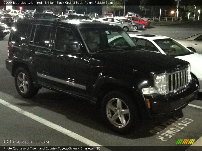 Brilliant Black Crystal Pearl / Light Pebble Beige 2009 Jeep Liberty Limited