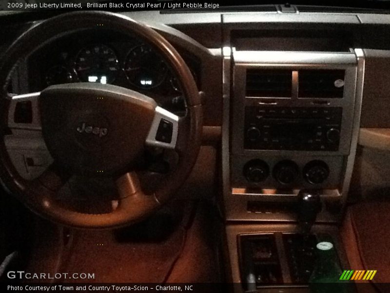 Brilliant Black Crystal Pearl / Light Pebble Beige 2009 Jeep Liberty Limited