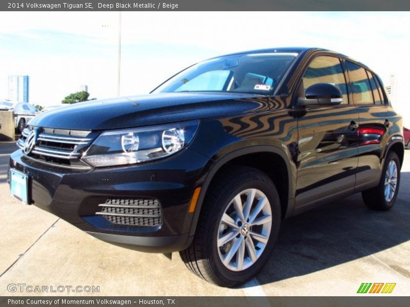 Deep Black Metallic / Beige 2014 Volkswagen Tiguan SE