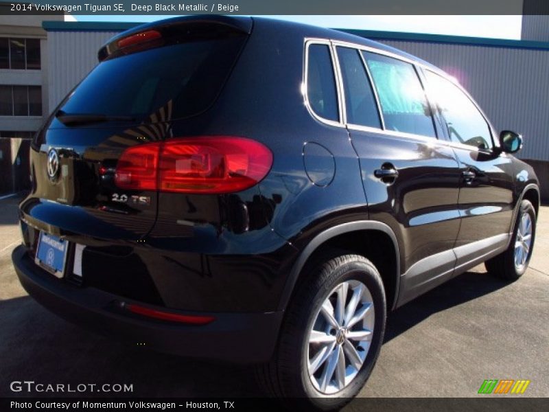 Deep Black Metallic / Beige 2014 Volkswagen Tiguan SE