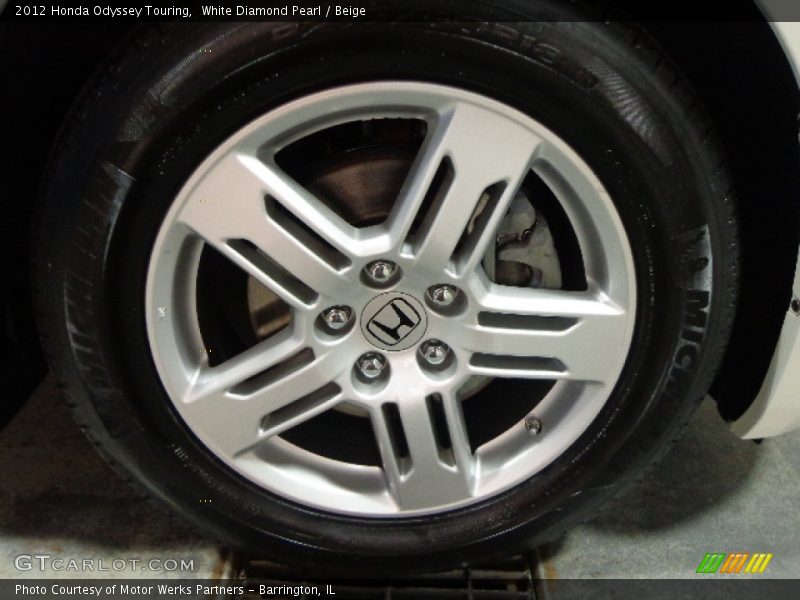 White Diamond Pearl / Beige 2012 Honda Odyssey Touring