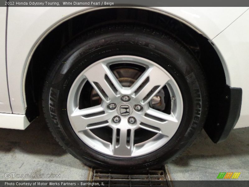 White Diamond Pearl / Beige 2012 Honda Odyssey Touring