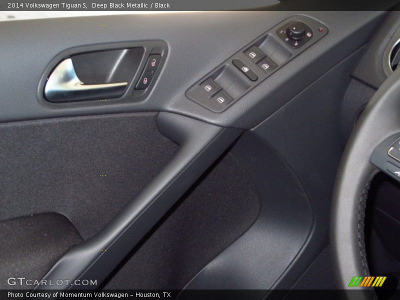 Deep Black Metallic / Black 2014 Volkswagen Tiguan S