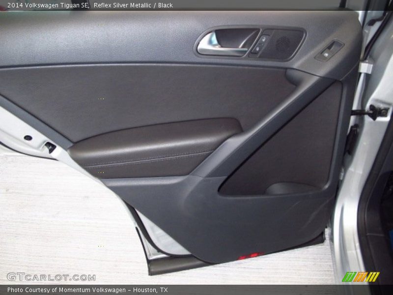 Reflex Silver Metallic / Black 2014 Volkswagen Tiguan SE