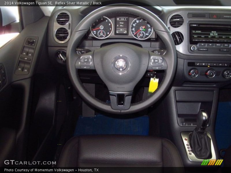 Reflex Silver Metallic / Black 2014 Volkswagen Tiguan SE
