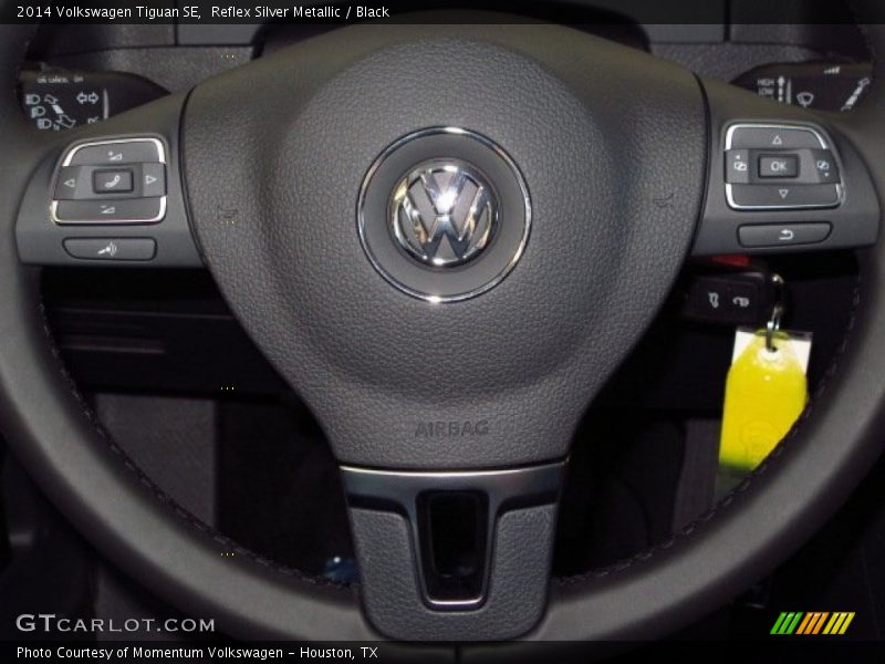 Reflex Silver Metallic / Black 2014 Volkswagen Tiguan SE