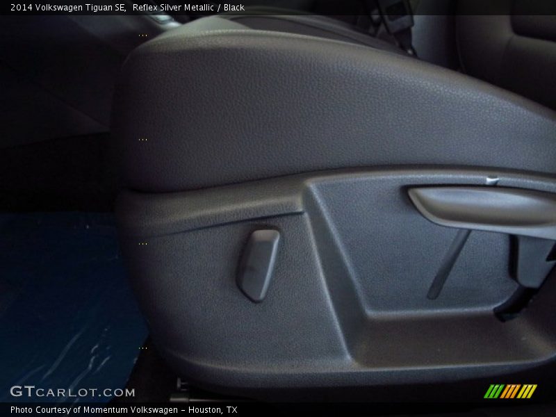 Reflex Silver Metallic / Black 2014 Volkswagen Tiguan SE