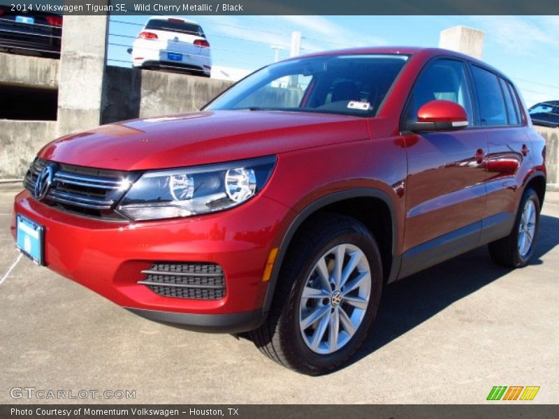 Wild Cherry Metallic / Black 2014 Volkswagen Tiguan SE