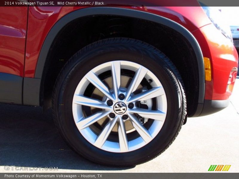 Wild Cherry Metallic / Black 2014 Volkswagen Tiguan SE