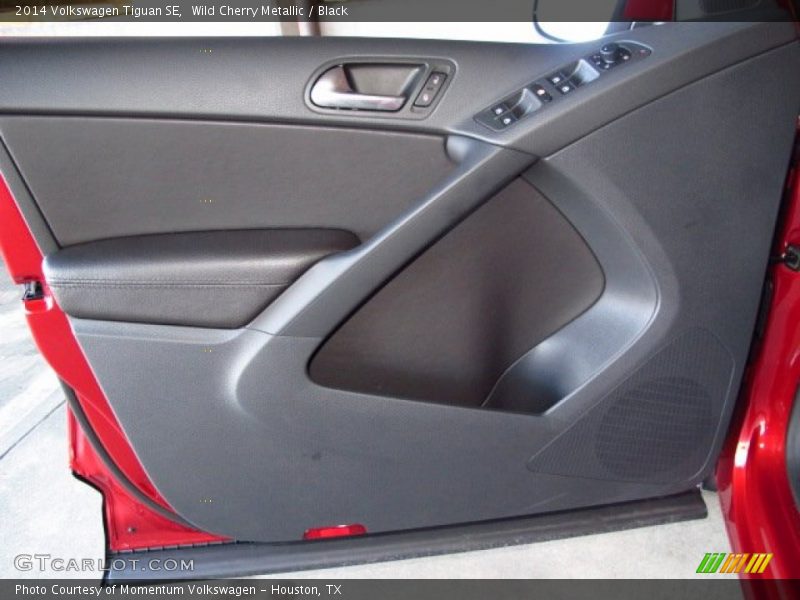 Wild Cherry Metallic / Black 2014 Volkswagen Tiguan SE